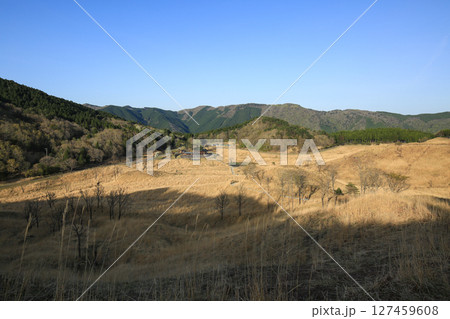 兵庫県神河町　砥峰高原　東屋展望台からの風景 127459608