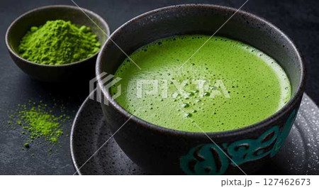 japanese matcha green tea with lemon 127462673