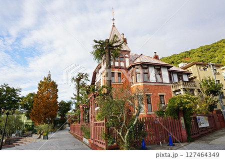 神戸市を象徴する風見鶏の館　神戸市の北野異人館街 127464349