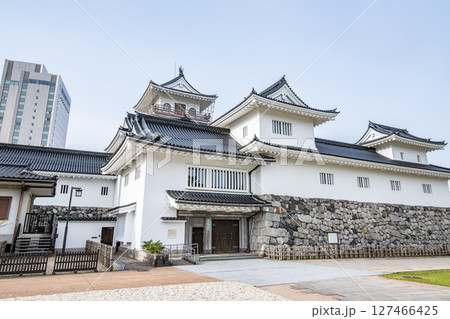 富山県富山市　快晴の富山市郷土博物館（富山城） 127466425