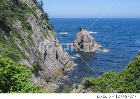 春の浦富海岸の風景 鳥取県 浦富海岸 春の浦富海岸の風景 鳥取県 浦富海岸 127467877