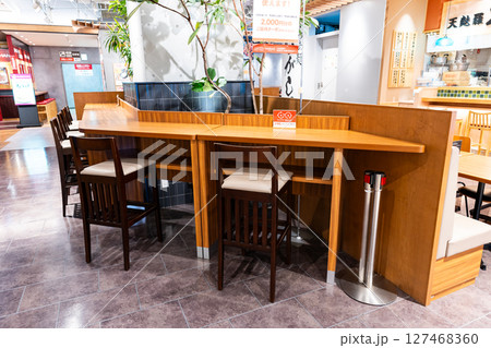 マルイファミリー溝口店の2階のフードコート　溝の口駅　神奈川県川崎市高津区溝口 127468360