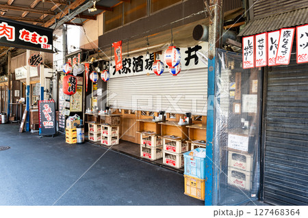 溝の口西口商店街のレトロな空気　神奈川県川崎市高津区溝口 127468364