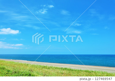 北海道 夏の青空とオホーツク海 北海道 夏の青空とオホーツク海 127469547