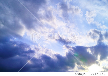 青空と雲イメージ 127471145