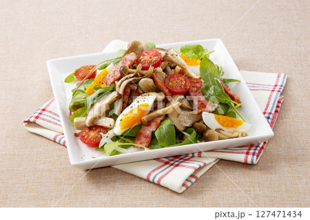 3種のきのこホットサラダ 127471434