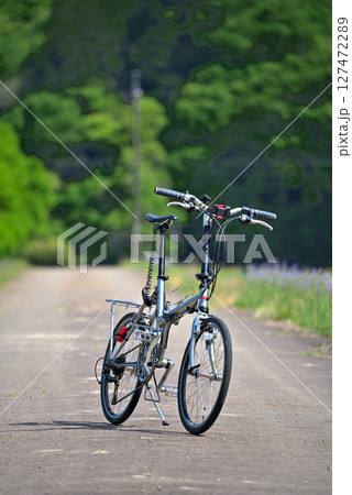 自転車のある風景 犬山市本宮山山麓 自転車のある風景 犬山市本宮山山麓 127472289