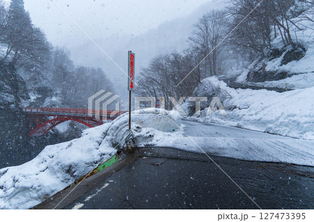 250317秋山郷の雪景色 127473395
