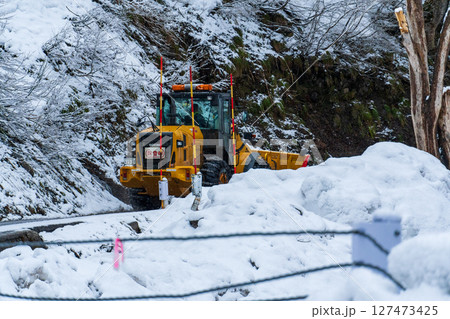 250317秋山郷の雪景色 127473425