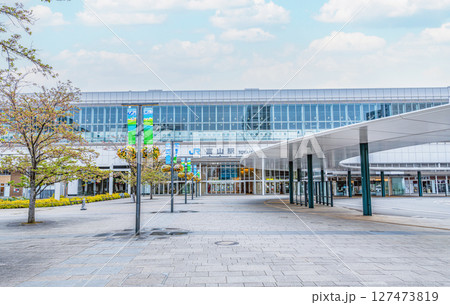 富山県富山市 晴天のJR富山駅北口 富山県富山市 晴天のJR富山駅北口 127473819