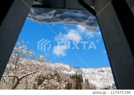 250317秋山郷の雪景色（快晴） 127475190
