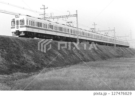 小田急5200形、5565~、愛甲石田-伊勢原、1982年11月19日 小田急5200形、5565~、愛甲石田-伊勢原、1982年11月19日 127476829