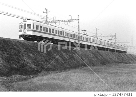 小田急2320形、2328-2327-2324~2321、愛甲石田-伊勢原、1982/11/19 小田急2320形、2328-2327-2324~2321、愛甲石田-伊勢原、1982/11/19 127477431