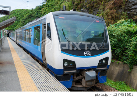 リゾートしらかみ青池編成 千畳敷駅停車 リゾートしらかみ青池編成 千畳敷駅停車 127481603