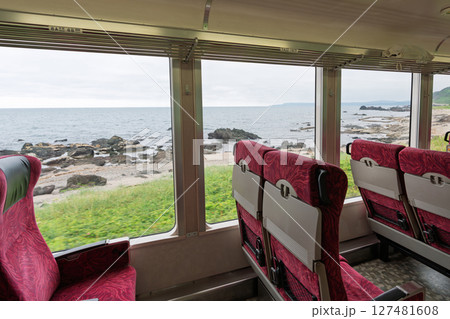 快速リゾートしらかみ号　くまげら編成　 普通車指定席　車内　五能線 127481608