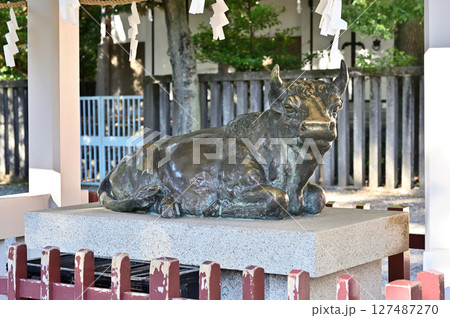 亀戸散歩:亀戸天神社 ( 亀戸天満宮 ) 境内の新牛(しんぎゅう) 亀戸散歩:亀戸天神社 ( 亀戸天満宮 ) 境内の新牛(しんぎゅう) 127487270