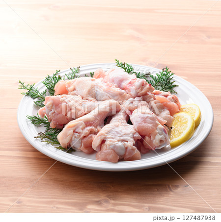 鶏の手羽元 （生 加熱前） 127487938