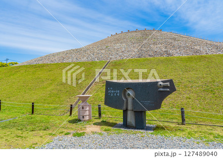 兵庫県神戸市 五色塚古墳の後円部 兵庫県神戸市 五色塚古墳の後円部 127489040