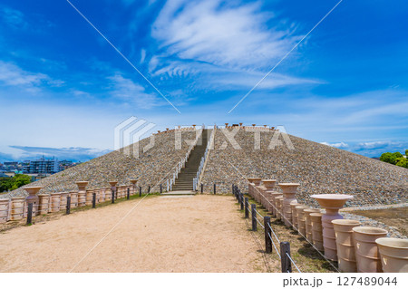 兵庫県神戸市 五色塚古墳の後円部墳頂 兵庫県神戸市 五色塚古墳の後円部墳頂 127489044