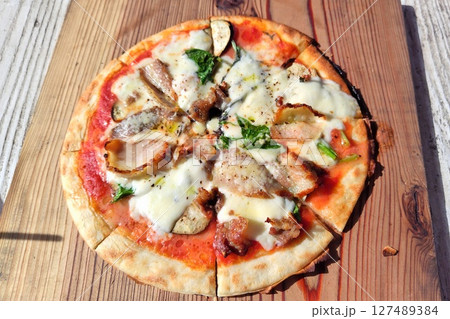 具だくさんピザ 具だくさんピザ 127489384