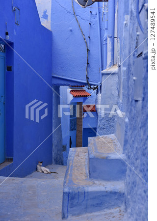 Streets and houses of Chefchaouen, Morocco painted in blue, medieval Unesco heritage 127489541