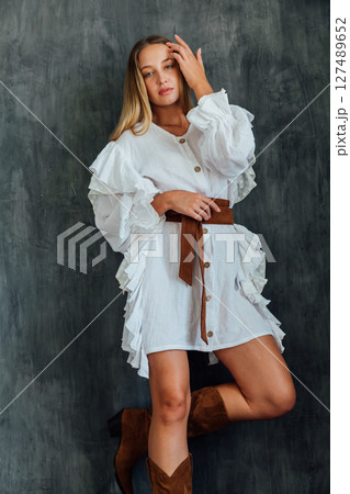Portrait of a beautiful fashion blonde woman with a smile 127489652