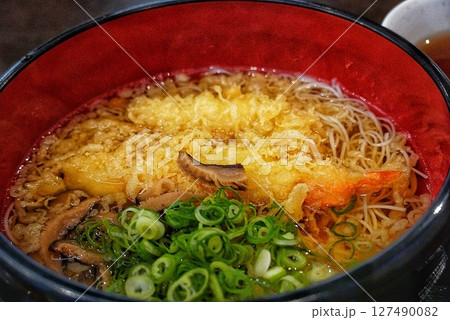 温かいそうめんとてんぷら 127490082