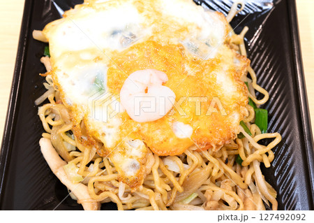 おいしい玉子焼きのせ上海焼きそば 127492092