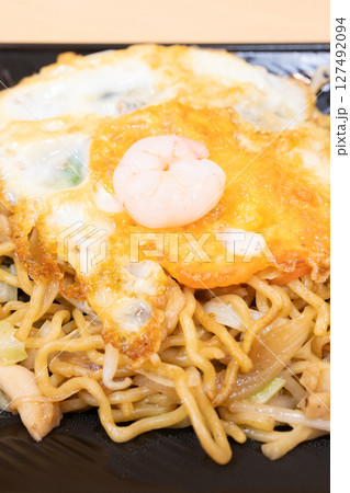 おいしい玉子焼きのせ上海焼きそば 127492094