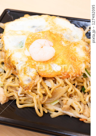 おいしい玉子焼きのせ上海焼きそば 127492095