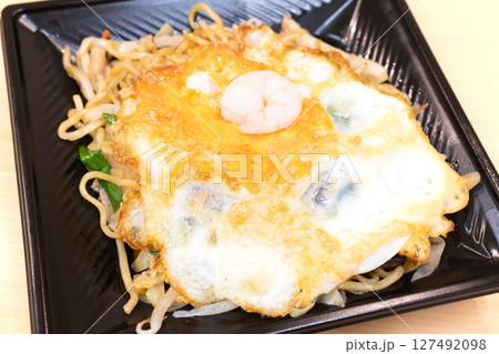 おいしい玉子焼きのせ上海焼きそば 127492098