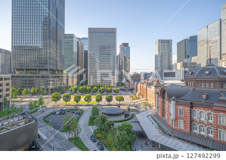 KITTEから望む東京駅丸の内駅舎と丸の内ビル群 KITTEから望む東京駅丸の内駅舎と丸の内ビル群 127492299
