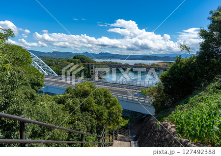 西海の丘から見る新西海橋と西海橋の風景 127492388