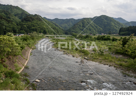 南会津を流れる伊南川の風景 南会津を流れる伊南川の風景 127492924