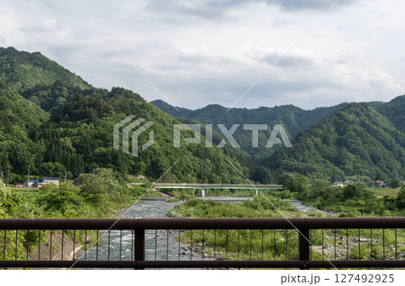 南会津を流れる伊南川の風景 南会津を流れる伊南川の風景 127492925