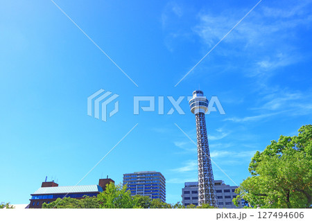 神奈川県横浜市、横浜マリンタワーの風景 127494606
