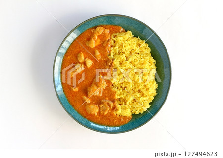 真上から見た白背景のバターチキンカレー 127494623