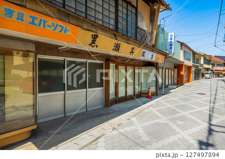 岡山県　新見市の町並み 127497894