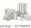 手描きしたクラシックカメラの鉛筆画 127498409