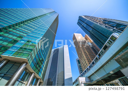 日本の東京都市景観 6月19日。汐留のビジネス街やゆりかもめなどを望む 127498791