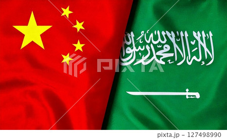 中国とサウジアラビアの国旗。 127498990