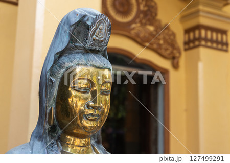 Guan Yin Statue portrait. Gangaramaya Temple, Sri Lanka Guan Yin Statue portrait. Gangaramaya Temple, Sri Lanka 127499291
