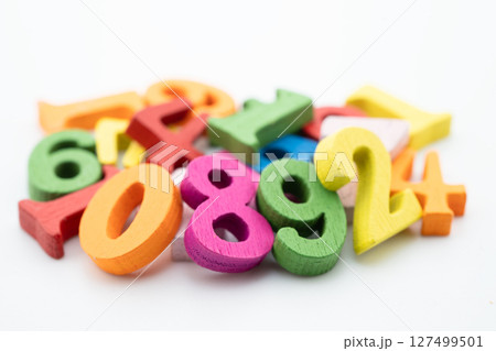 Number wood block cubes for learning Mathematic, education math. Number wood block cubes for learning Mathematic, education math. 127499501