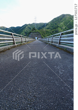 兵庫県神河町　長谷ダムの風景 127501717