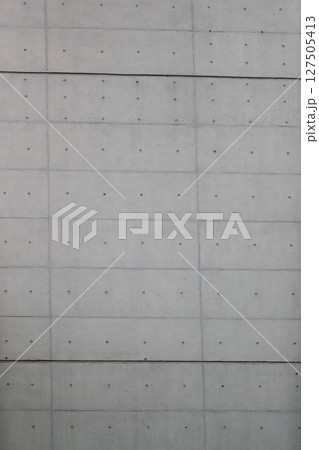 コンクリート打ち放しの外壁 127505413