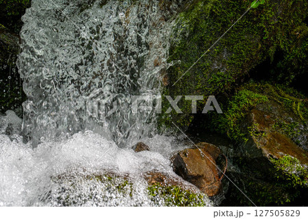 【水飛沫】渓流の水飛沫【長野県】 127505829