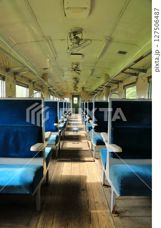 キハ22形の車内(日本 北海道帯広市) キハ22形の車内(日本 北海道帯広市) 127506487