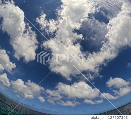 梅雨明け後の青い空 梅雨明け後の青い空 127507398