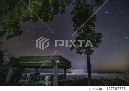 秋の星景色森の中の霧の海展望台 秋の星景色森の中の霧の海展望台 127507778