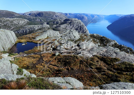 ノルウェー、プレーケストーレンの風景 127510300